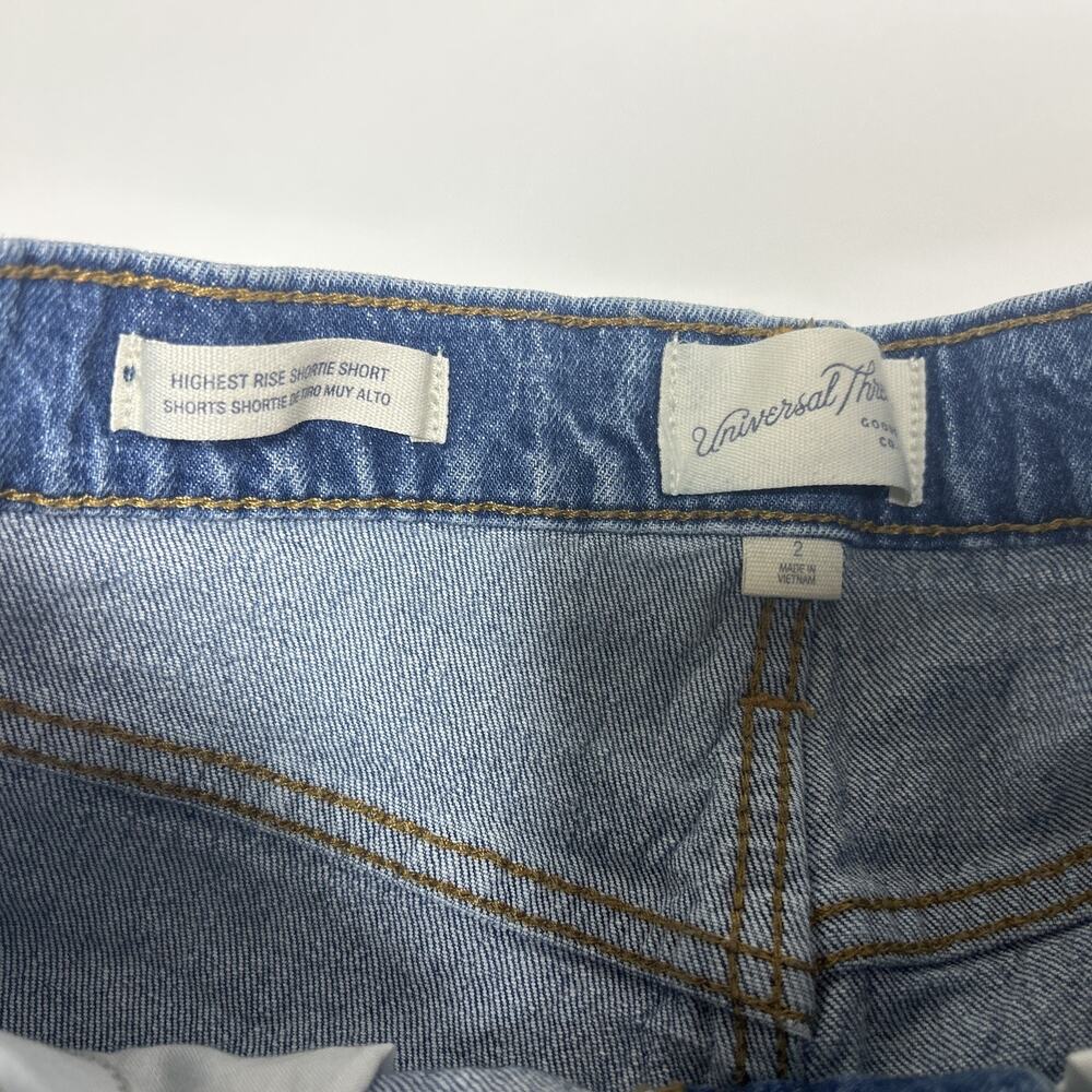 Universal Threads Size 2 High Rise Short Shorts - Picture 2 of 6